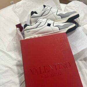 Men Valentino one stud low Sneaker